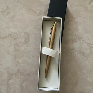 Parker Jotter XL Ballpoint Pen, Medium Point 0.7mm Monochrome Matte Gold Blue